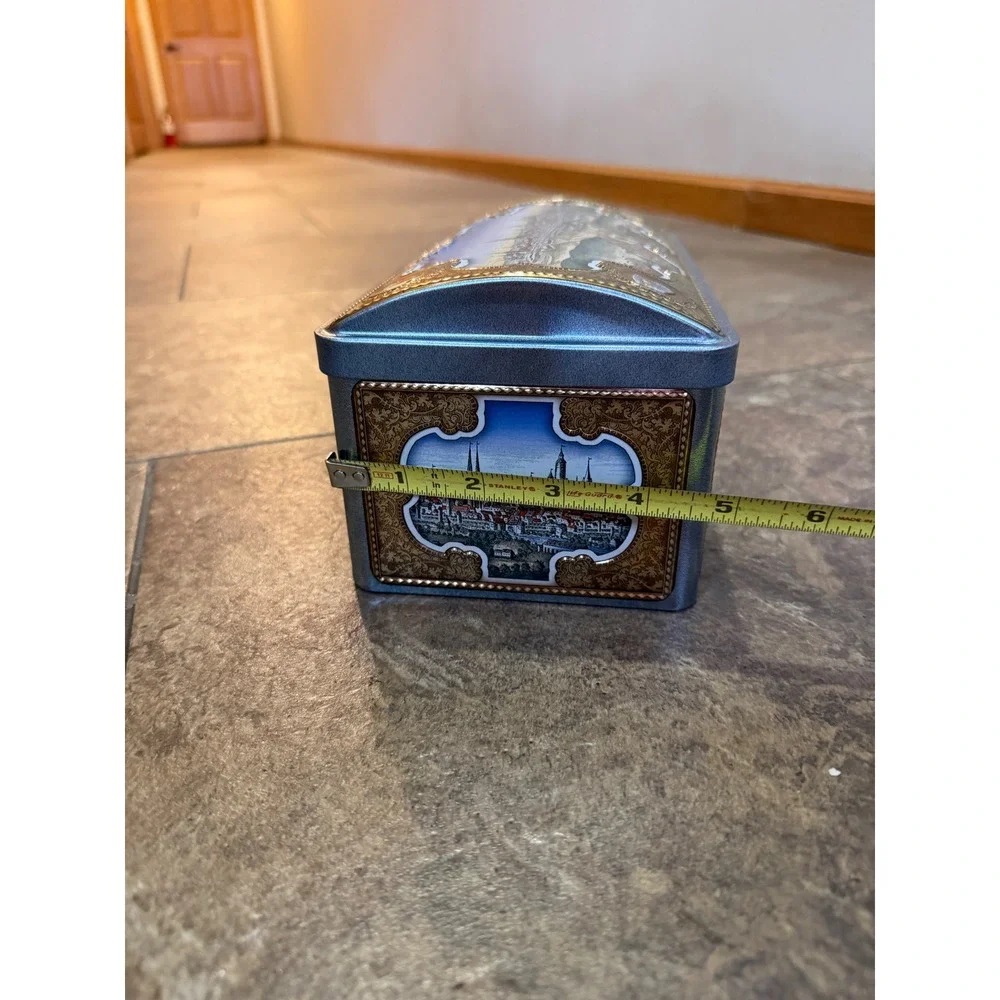 Lebkuchen-Schmidt Nuremberg German Biscuit Tin Domed Chest Nurnberg Cityscape